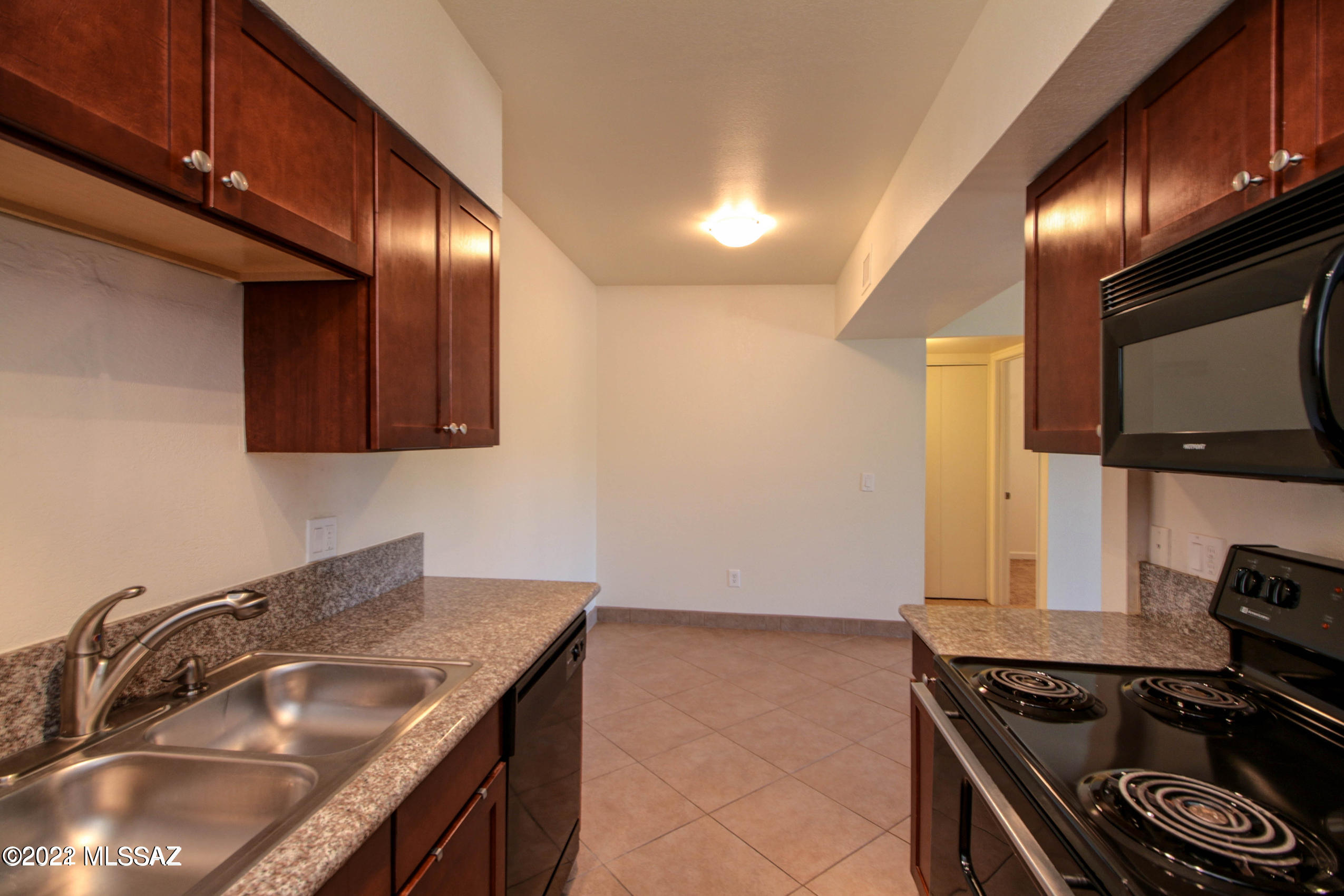 3357 North Country Club Road, Unit 8 Tucson, AZ 85716 - Photo 5 of 24