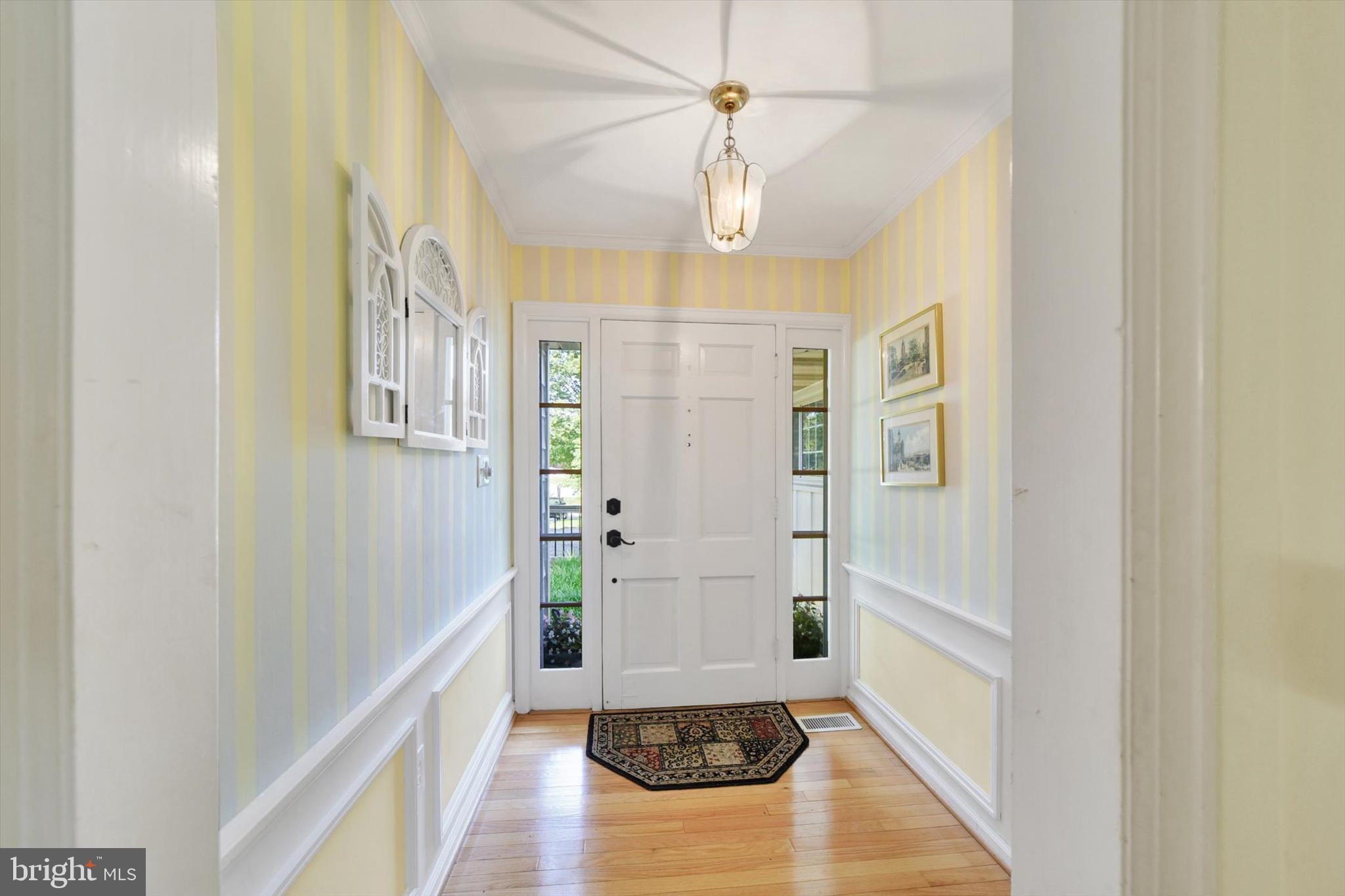 2305 Pot Spring Road Lutherville-Timonium, MD 21093 - Photo 3 of 23 Foyer