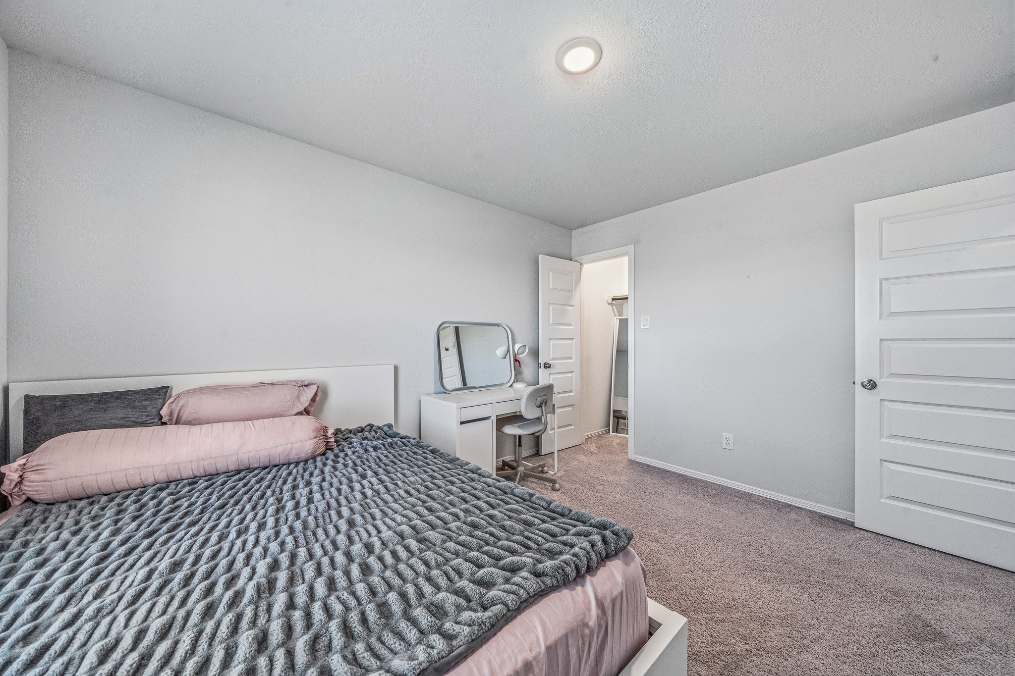 5903 Dawning Sun Road Katy, TX 77493 - Photo 33 of 37 a bedroom with a bed and chair