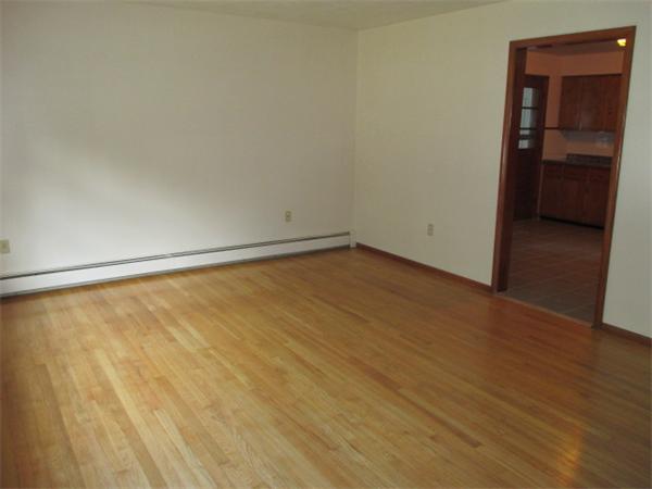 397 River Road Uxbridge, MA 01569 - Photo 4 of 15 Gallery Image 4