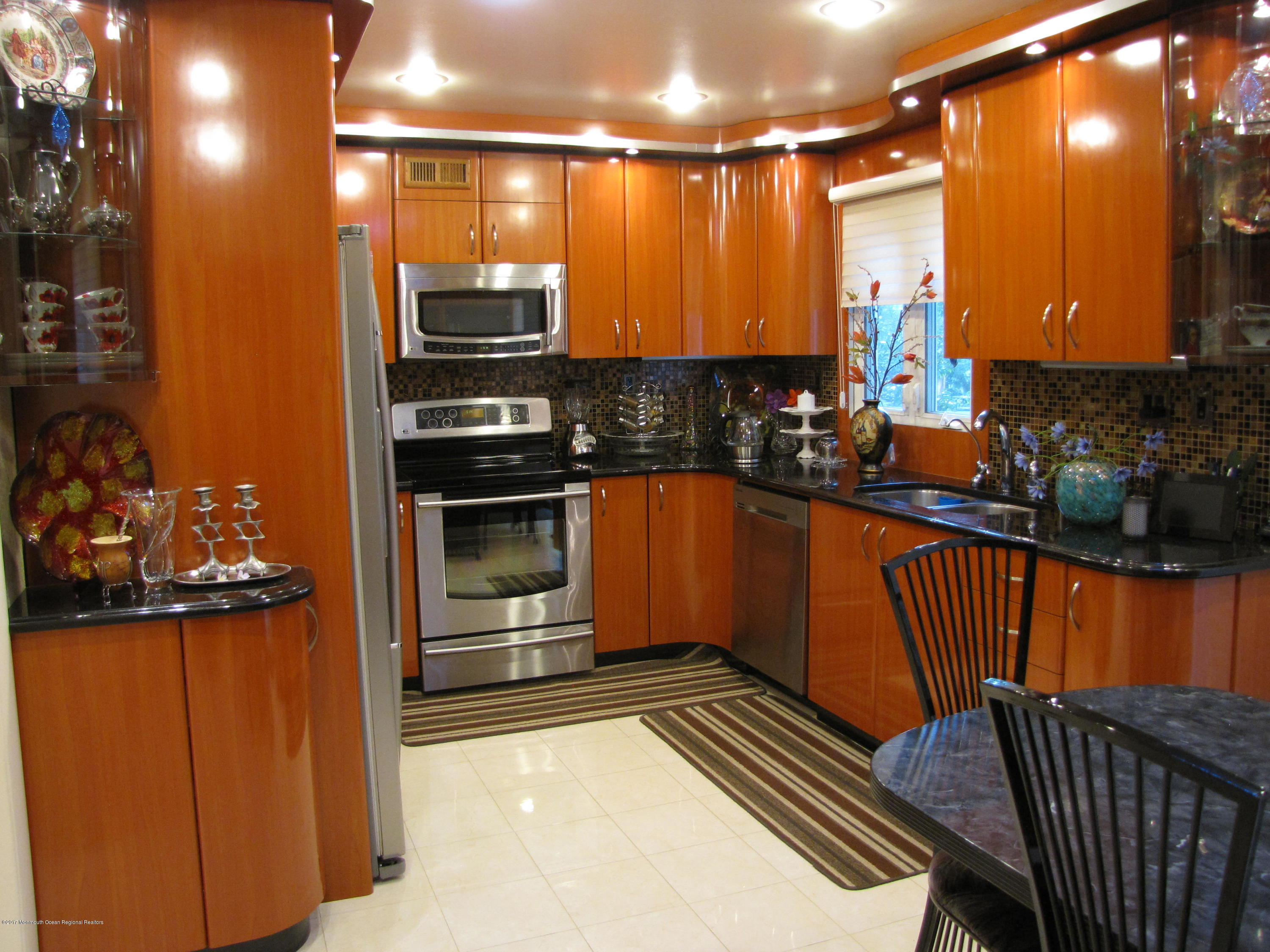 6 Owens Road Marlboro, NJ 07746 - Photo 11 of 43 023
