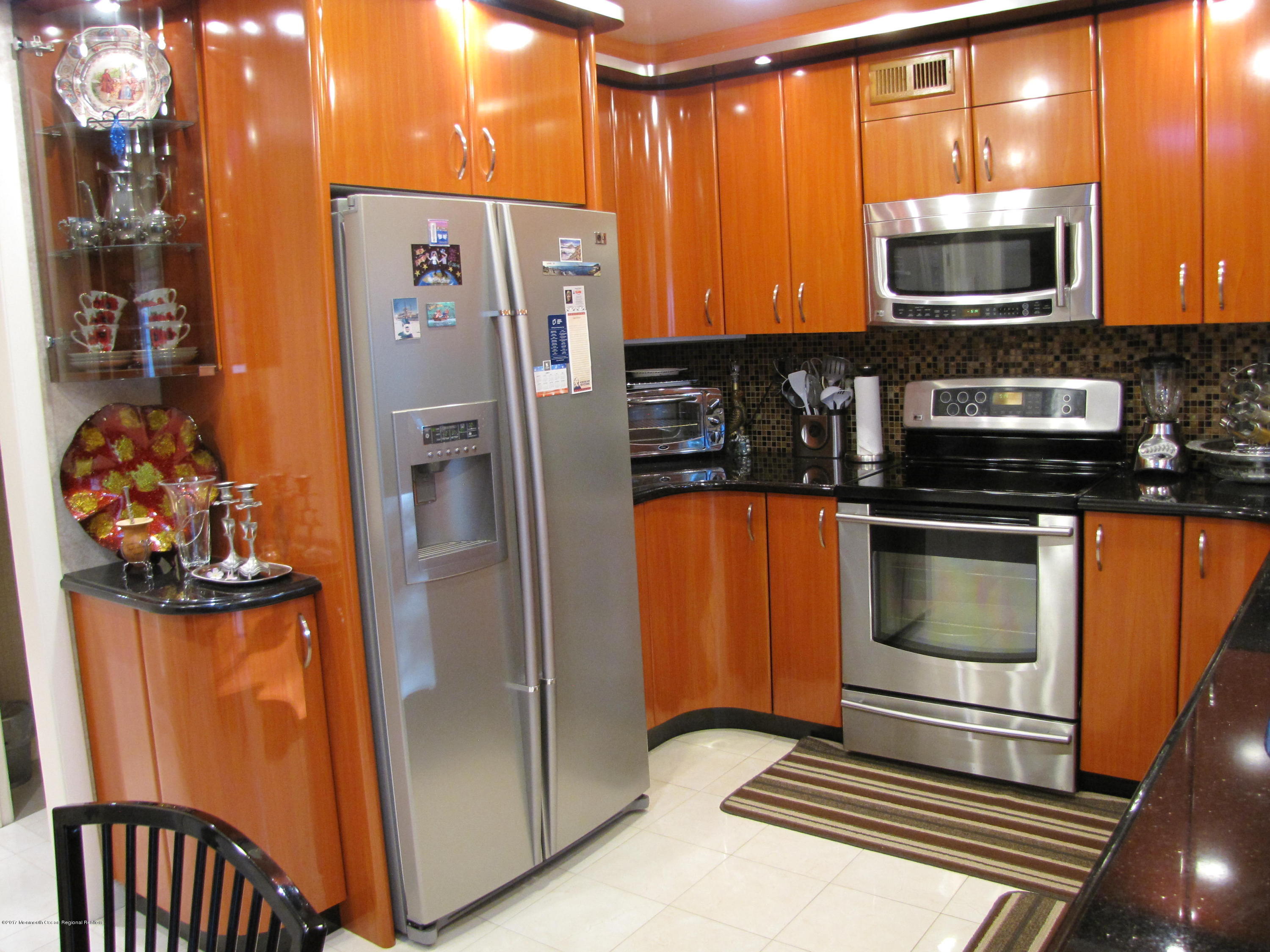 6 Owens Road Marlboro, NJ 07746 - Photo 9 of 43 024