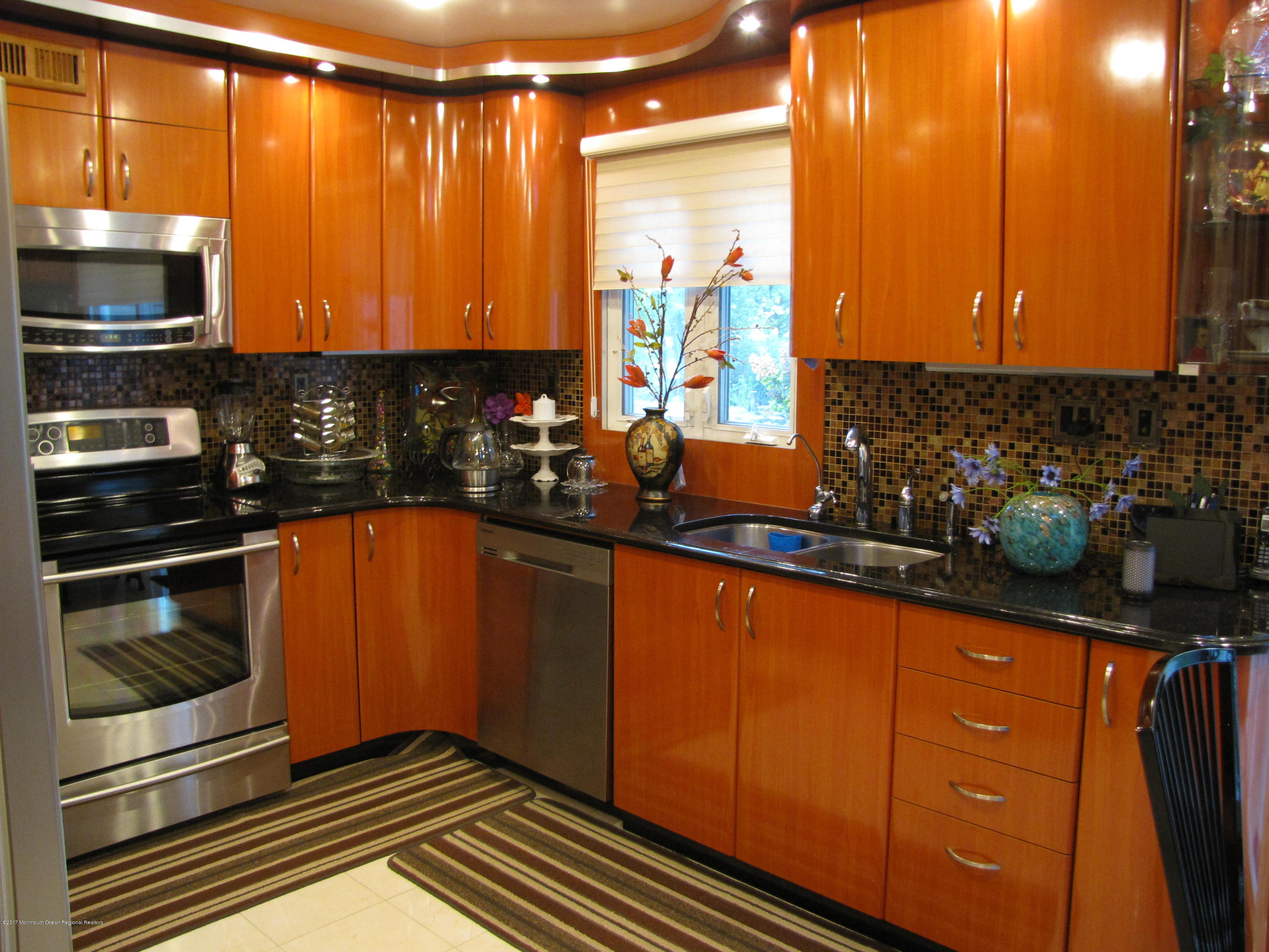 6 Owens Road Marlboro, NJ 07746 - Photo 10 of 43 028