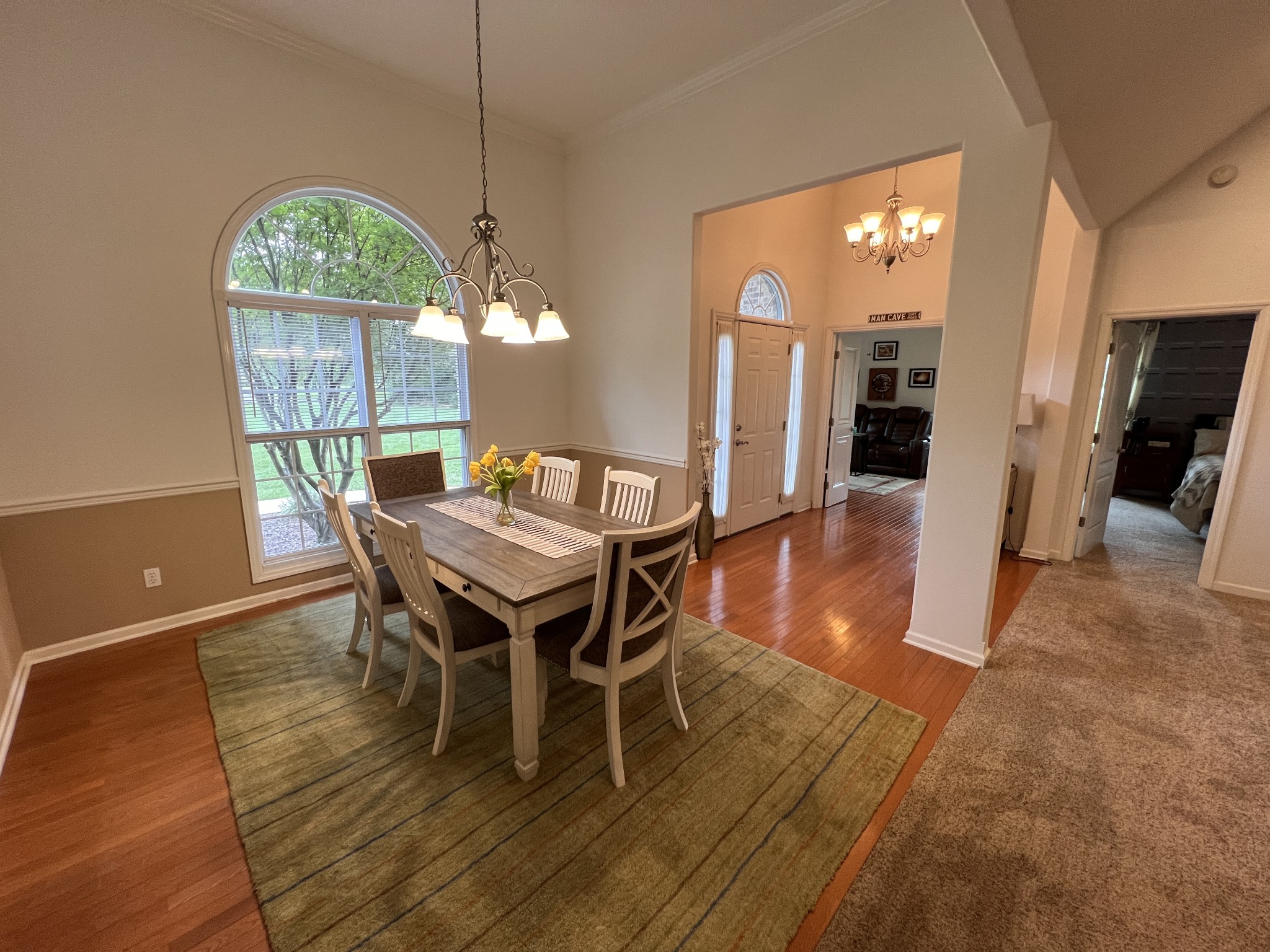 119 Riva Lake Road Winchester, TN 37398 - Photo 13 of 27 Large open space and look at that wonderful window for lots of light.