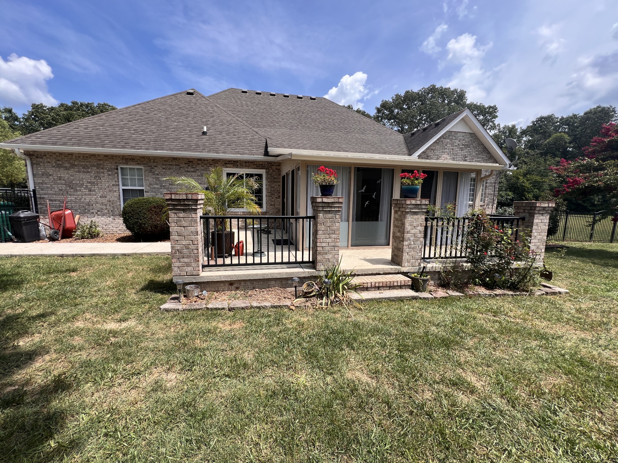 119 Riva Lake Road Winchester, TN 37398 - Photo 7 of 27 Sunroom and large patio