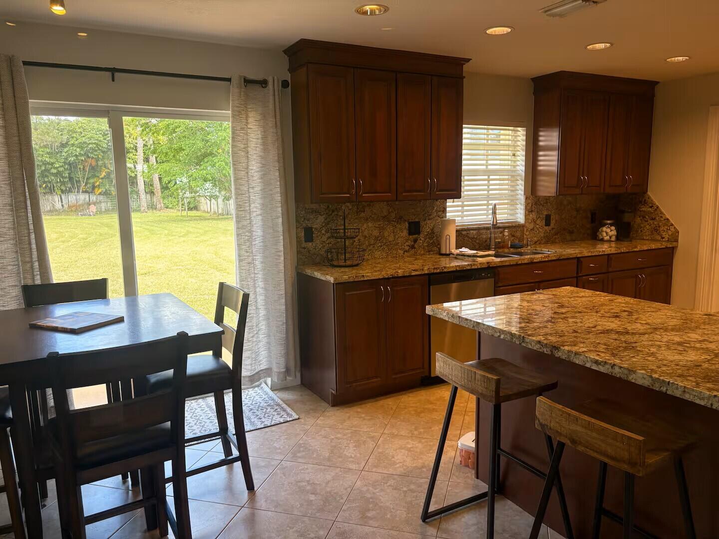5586 3rd Road Lake Worth, FL 33467 - Photo 9 of 35 Dining/Kitchen