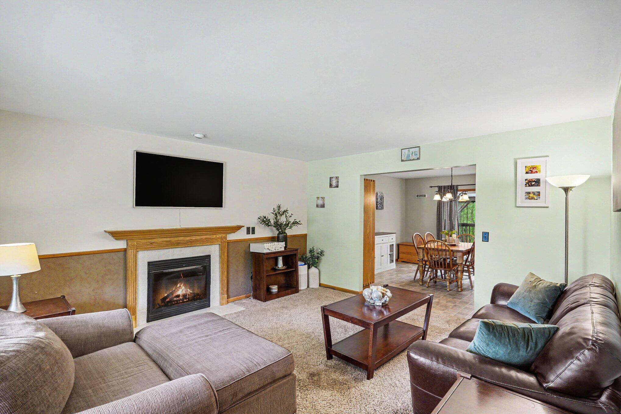 2422 Par Court Howell, MI 48843 - Photo 3 of 23 007_file_7153