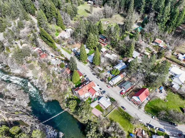 a view of washer and dryer