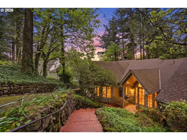 $1,200,000 | 5112 Southwest Hewett Boulevard, Portland, OR 97221