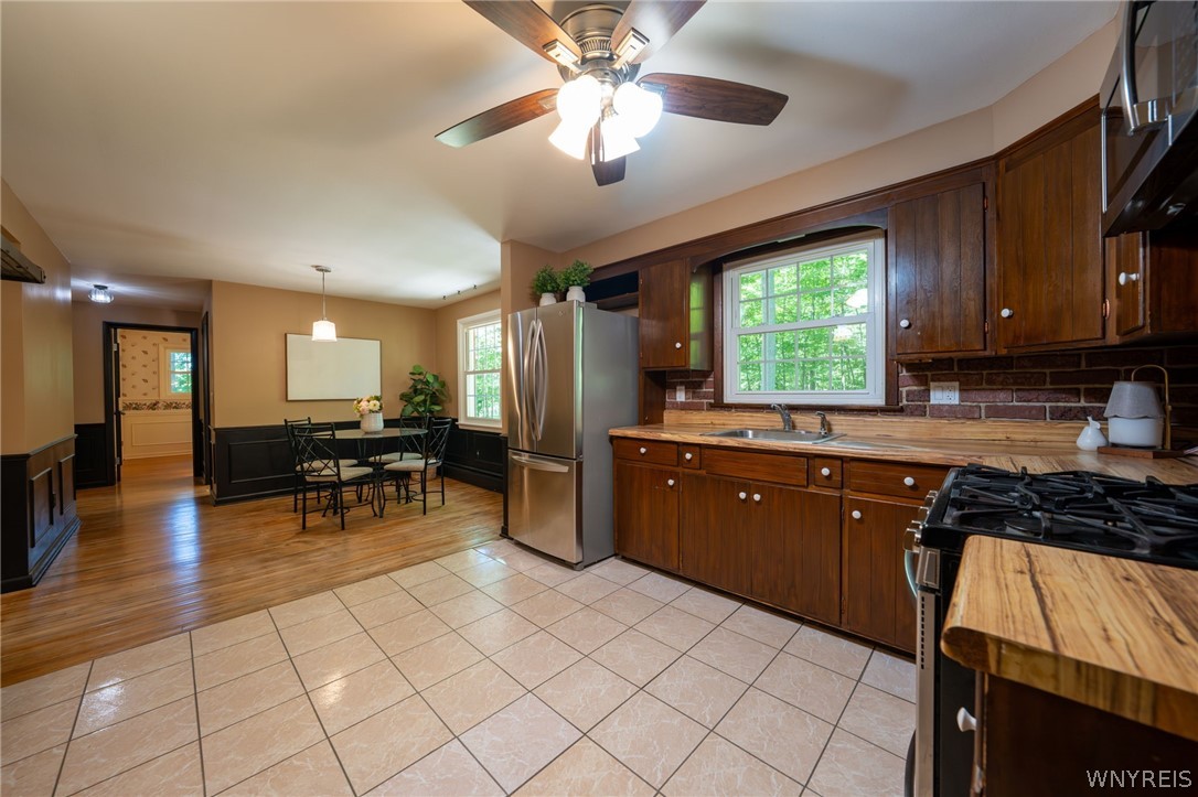 1928 Reading Road West Falls, NY 14170 - Photo 11 of 37 Kitchen & eat-in