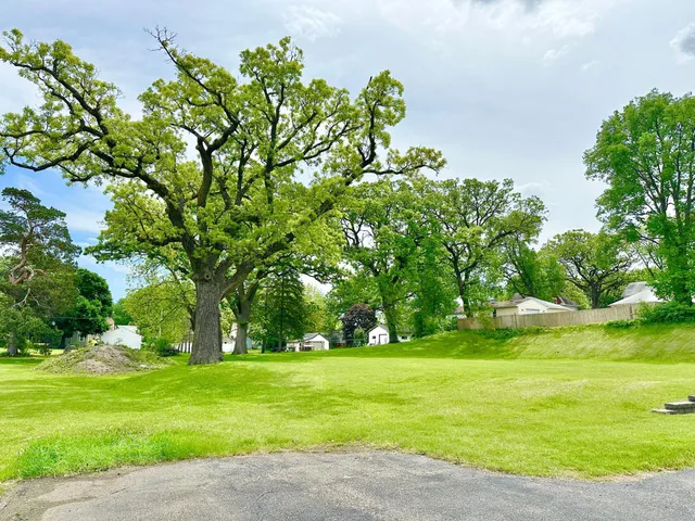 $15,000 | 618-620 Giles Place, Albert Lea, MN 56007