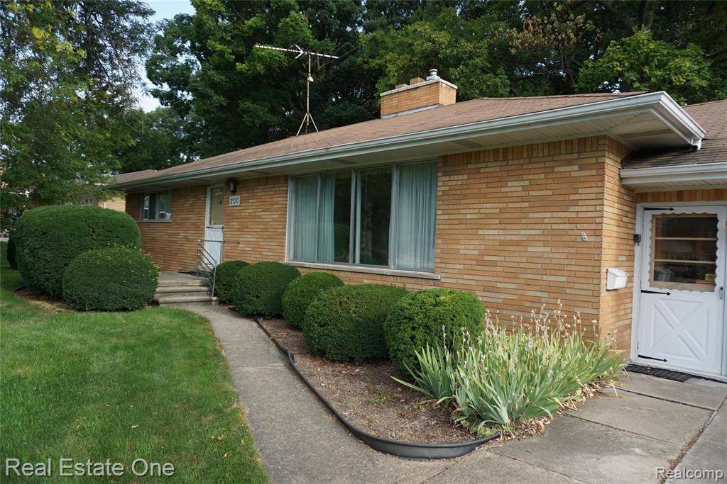 200 Windsor Road Rochester Hills, MI 48307 - Photo 2 of 25
