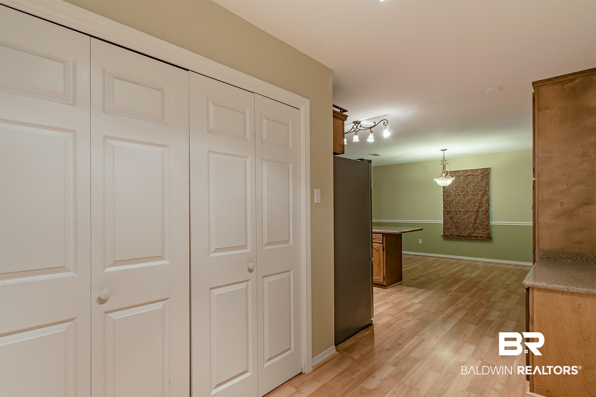 138 Fairway Drive Daphne, AL 36526 - Photo 15 of 34 Laundry Room