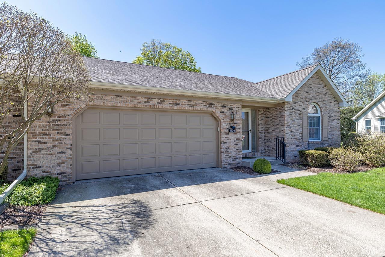 1436 Hampton Circle Goshen, IN 46526 - Photo 2 of 24