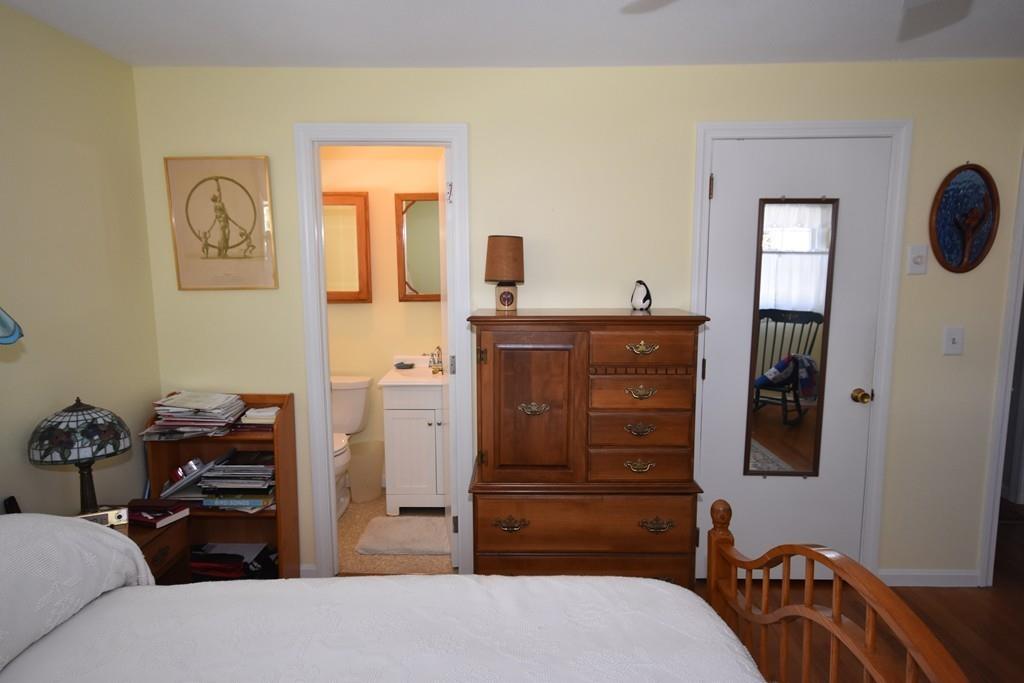 16 Heatherstone Road Amherst, MA 01002 - Photo 18 of 37