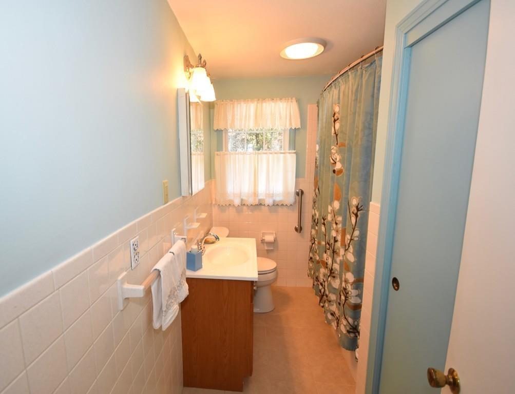 16 Heatherstone Road Amherst, MA 01002 - Photo 23 of 37