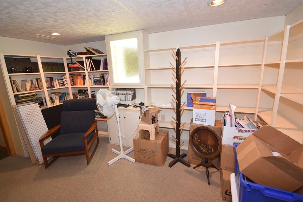 16 Heatherstone Road Amherst, MA 01002 - Photo 25 of 37