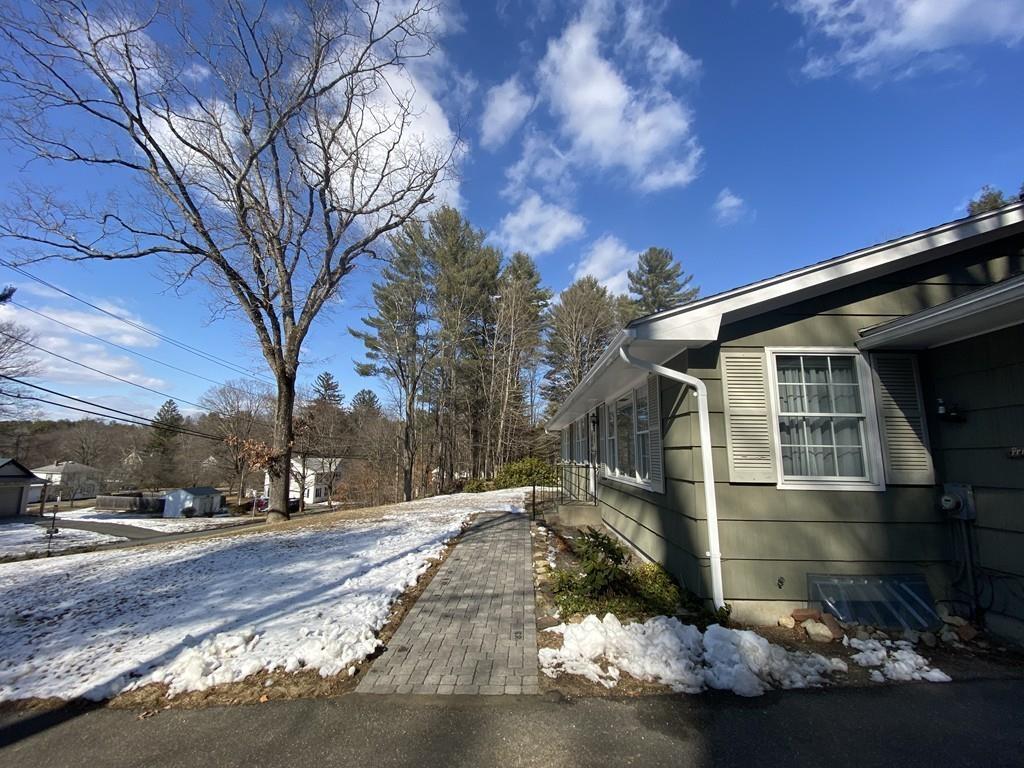 16 Heatherstone Road Amherst, MA 01002 - Photo 3 of 37