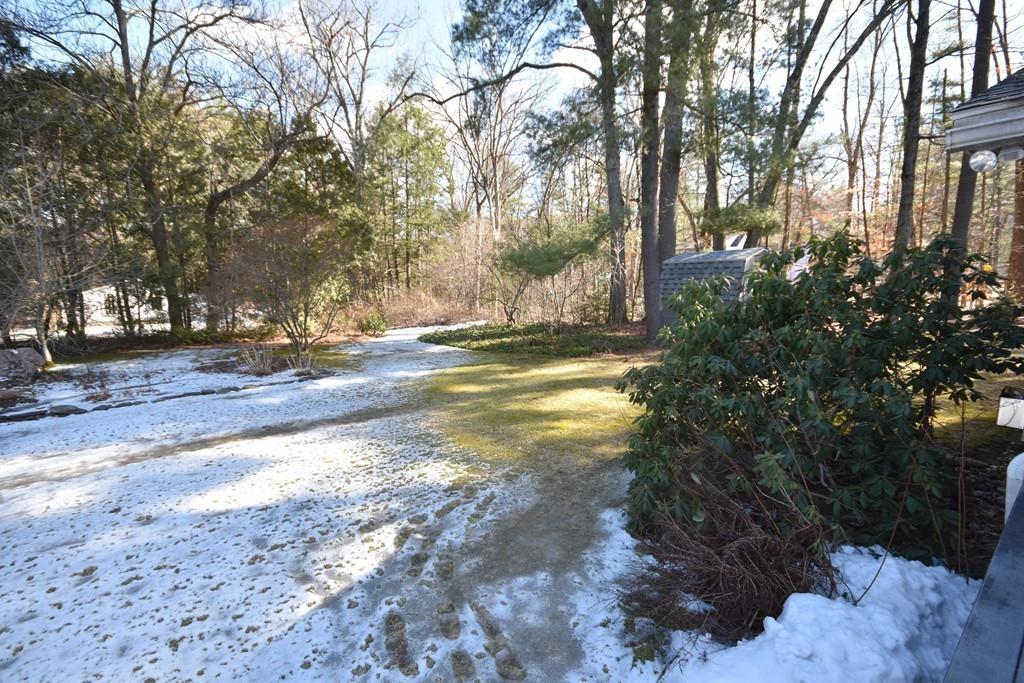 16 Heatherstone Road Amherst, MA 01002 - Photo 32 of 37