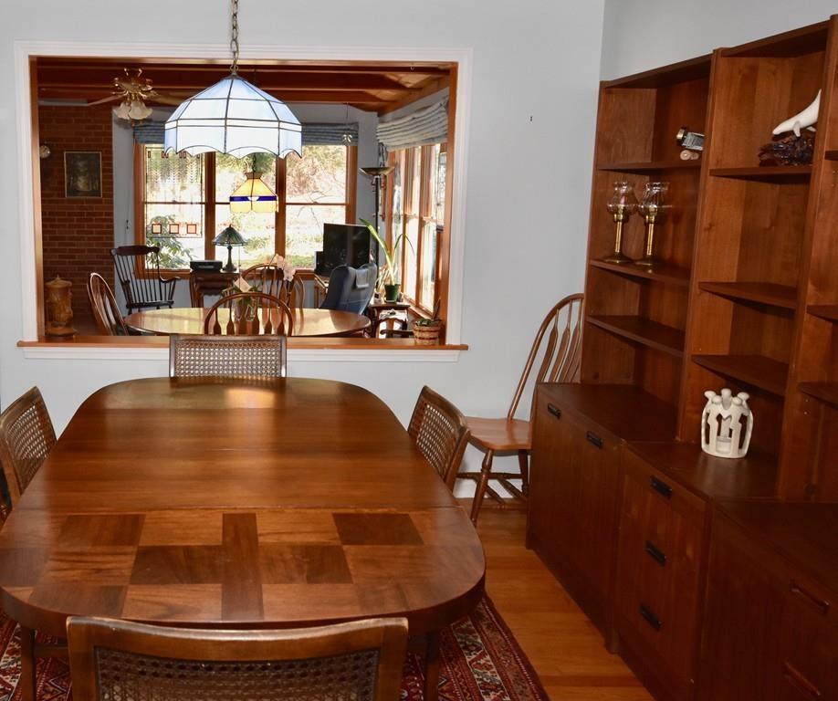 16 Heatherstone Road Amherst, MA 01002 - Photo 9 of 37