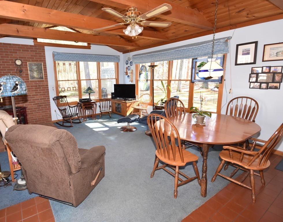 16 Heatherstone Road Amherst, MA 01002 - Photo 10 of 37