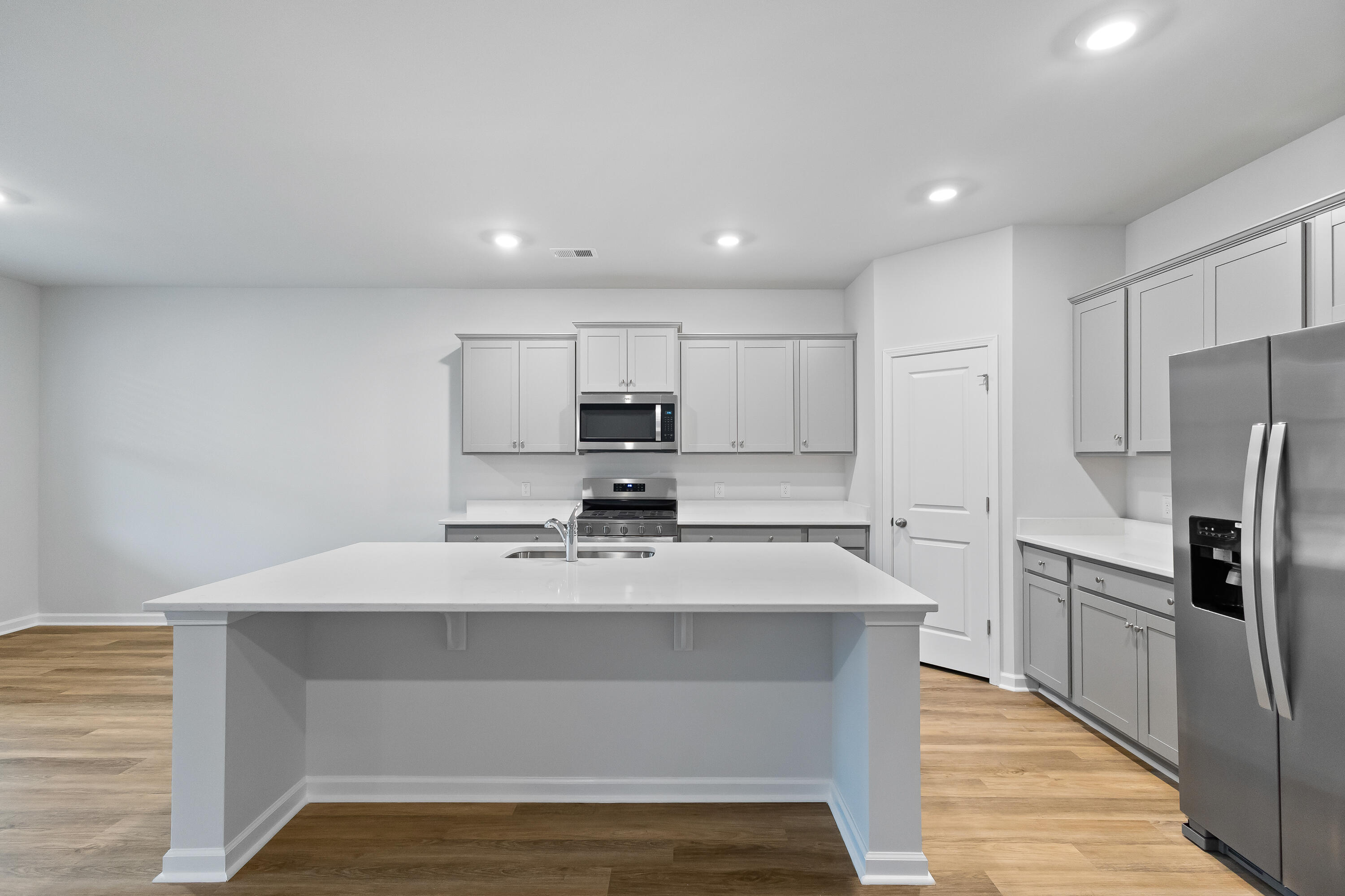 105 Morning View Way Moncks Corner, SC 29461 - Photo 2 of 24 156 Grouper Ln Interior_11