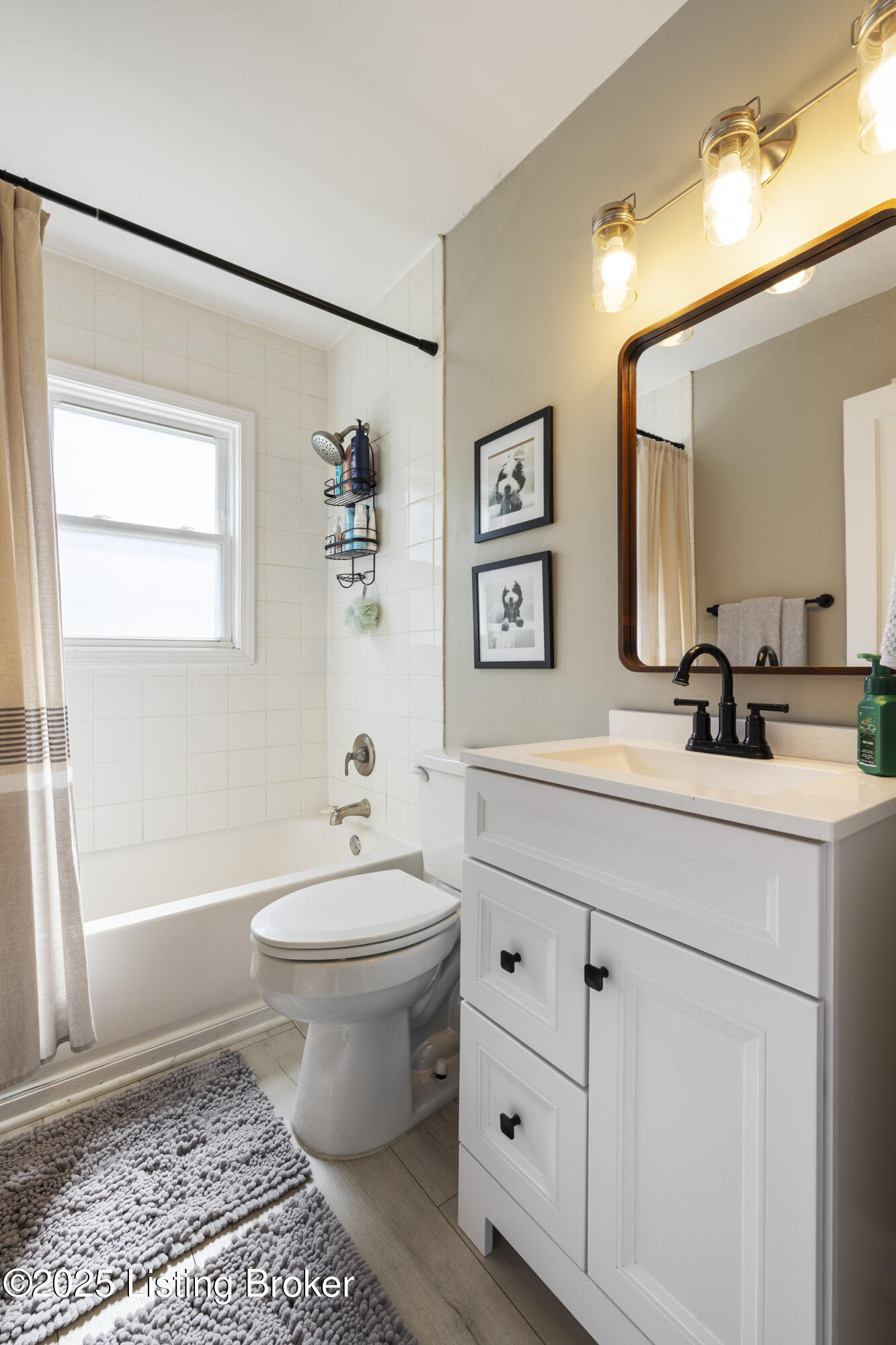 217 Merriman Road Louisville, KY 40207 - Photo 26 of 38 Another View of the Full Bath
