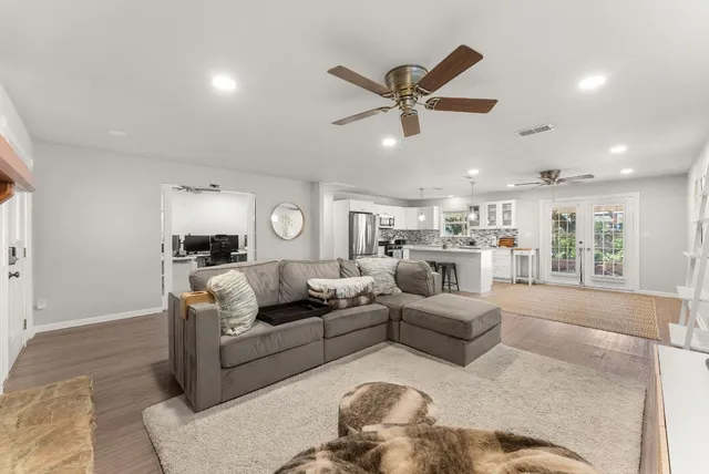 $550,000 | 2207 North Plains Avenue, Austin, TX 78757