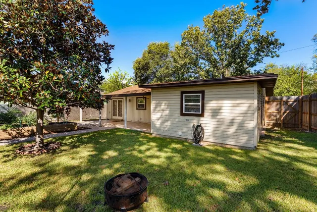 $550,000 | 2207 North Plains Avenue, Austin, TX 78757