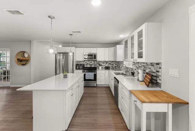 $550,000 | 2207 North Plains Avenue, Austin, TX 78757