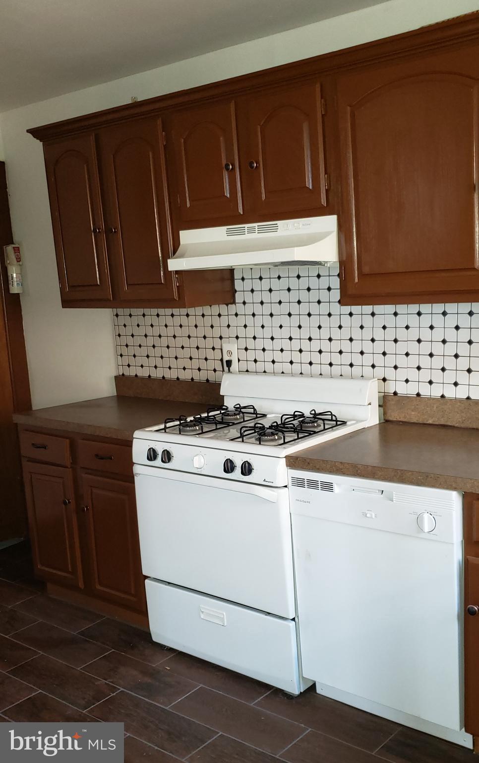 113 Hampden Road Upper Darby, PA 19082 - Photo 9 of 43