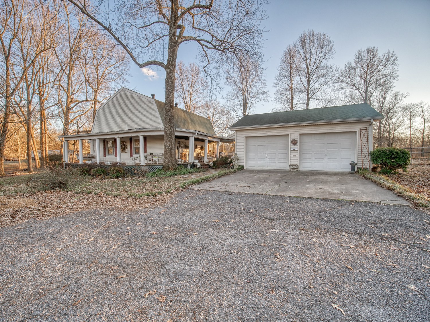 7503 South Swift Road Goodlettsville, TN 37072 - Photo 5 of 45 front view of a house with a dry yard