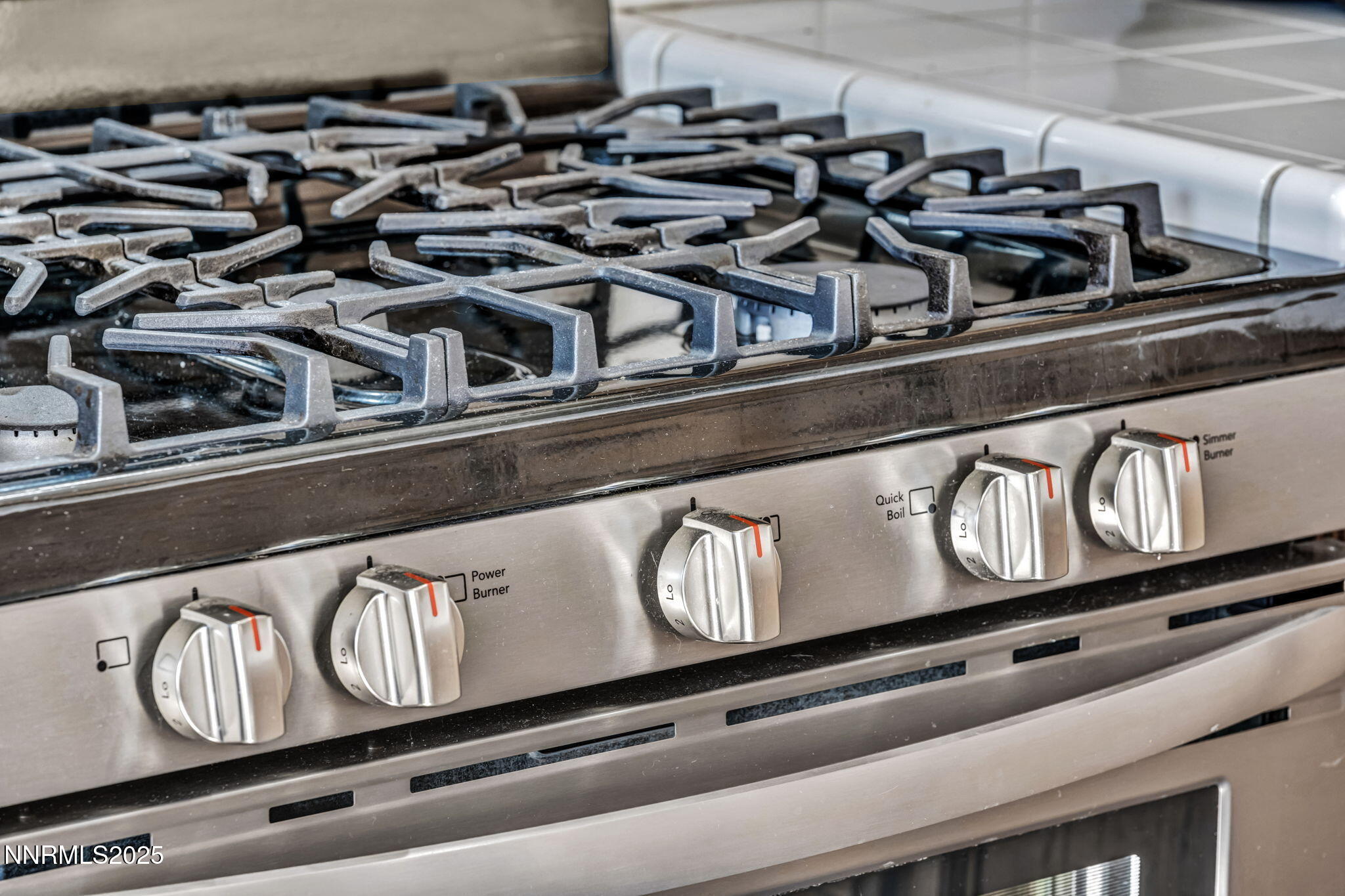 1295 Eider Circle Fallon, NV 89406 - Photo 12 of 37 a close view of stove