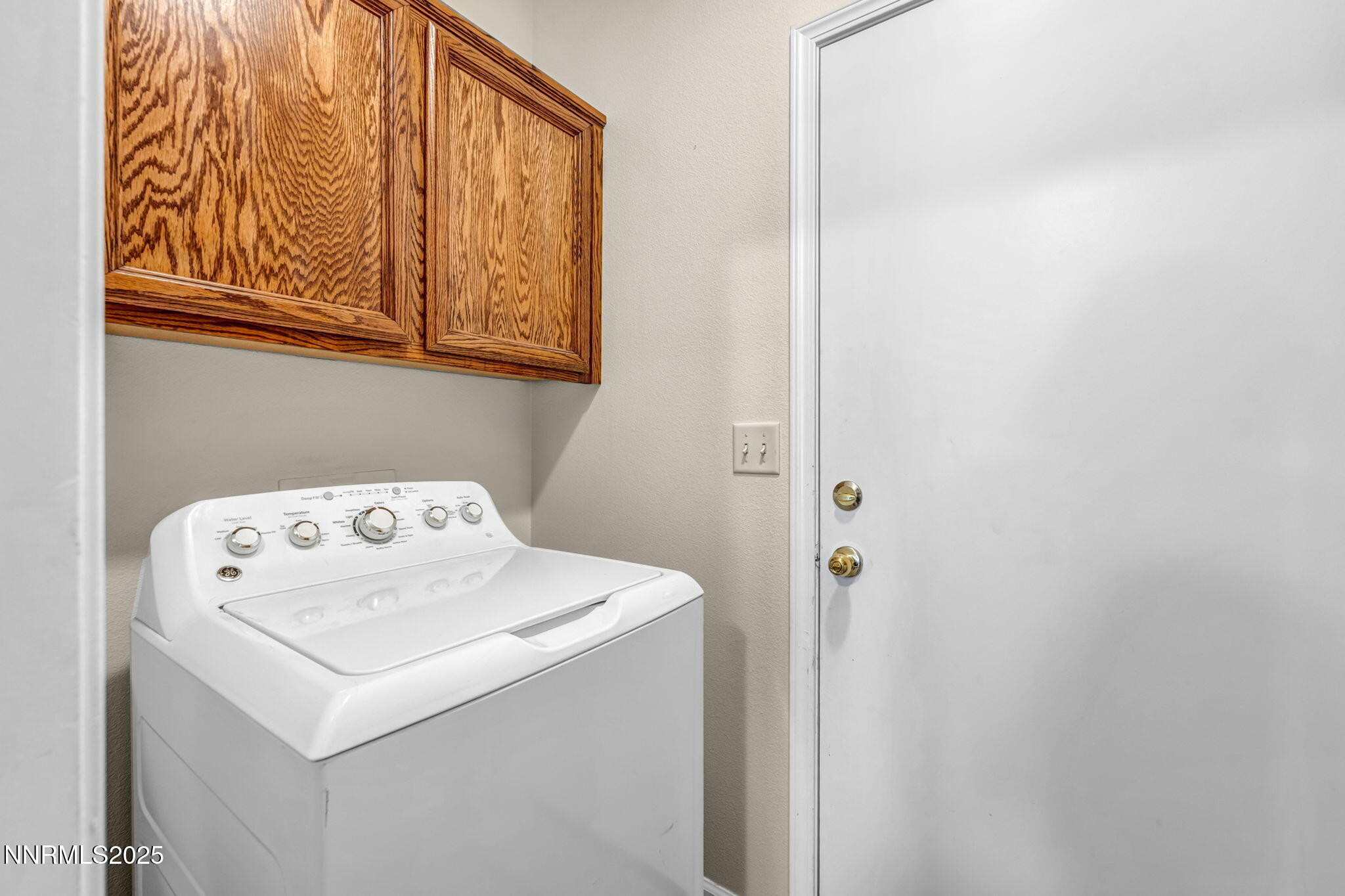 1295 Eider Circle Fallon, NV 89406 - Photo 29 of 37 a utility room with dryer and washer