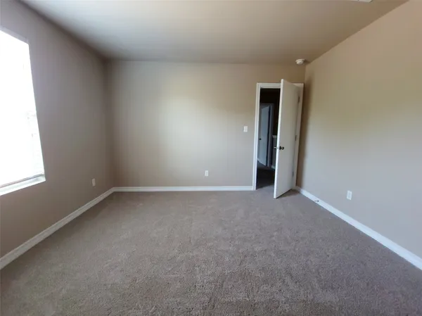 $2,300 | 213 Mary Max Circle, San Marcos, TX 78666
