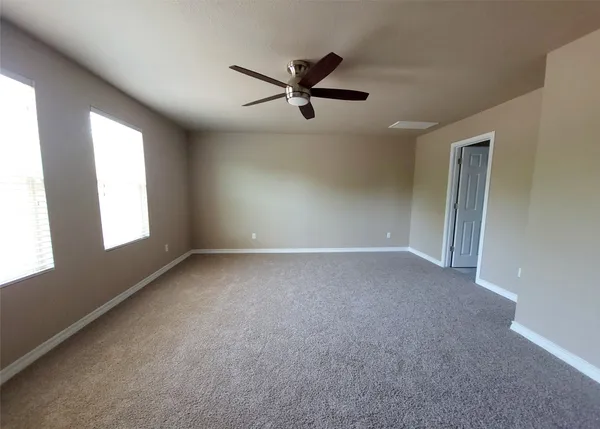 $2,300 | 213 Mary Max Circle, San Marcos, TX 78666