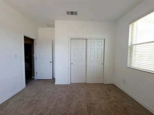 $2,300 | 213 Mary Max Circle, San Marcos, TX 78666