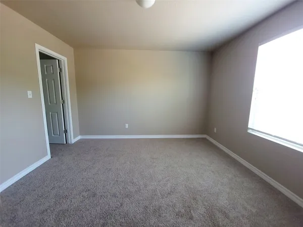 $2,300 | 213 Mary Max Circle, San Marcos, TX 78666