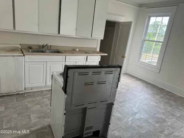 $449,000 | 1301 Dickinson Avenue, Greenville, NC 27834