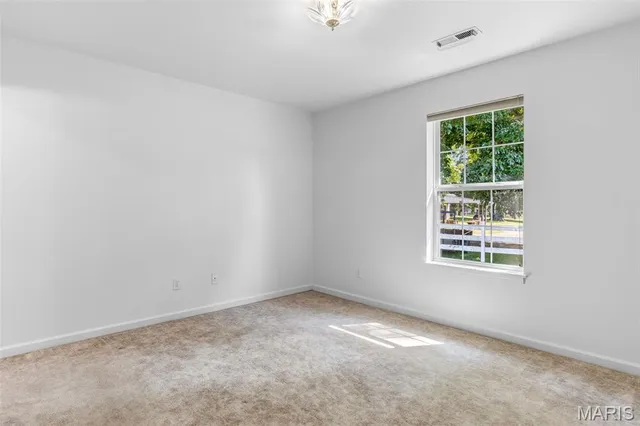 $189,900 | 530 Ashbrook Drive, Unit 18, Farmington, MO 63640