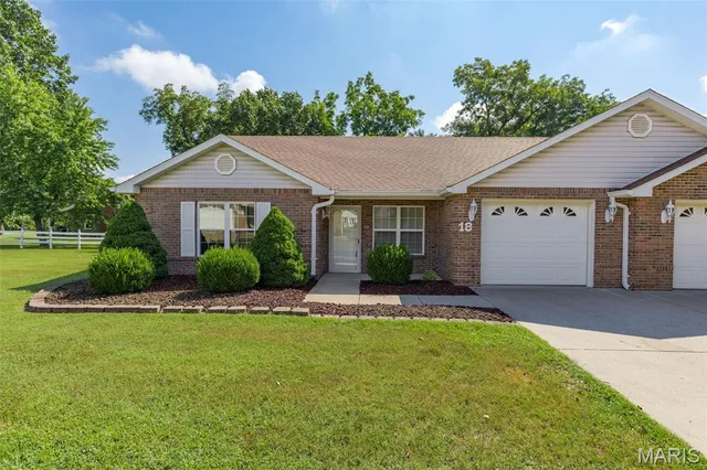 $189,900 | 530 Ashbrook Drive, Unit 18, Farmington, MO 63640