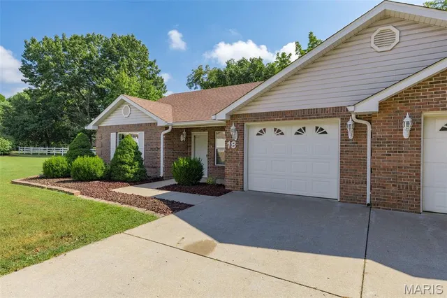 $189,900 | 530 Ashbrook Drive, Unit 18, Farmington, MO 63640