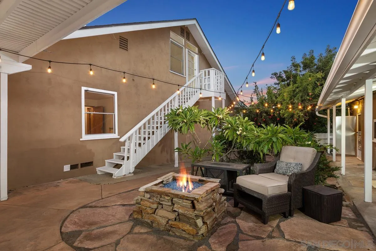 1675 Chase Lane El Cajon, CA 92020 - Photo 28 of 32 a living room with furniture and a potted plant