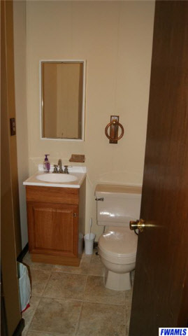 14609 Lake Center Road Fort Wayne, IN 46818 - Photo 7 of 28