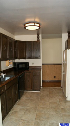 14609 Lake Center Road Fort Wayne, IN 46818 - Photo 9 of 28