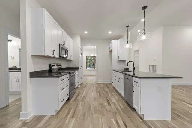 $679,900 | 2969 Lights Chapel Road, Greenbrier, TN 37073