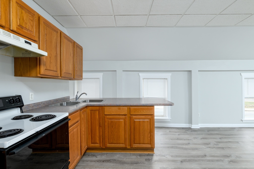 537 Main Street Sturbridge, MA 01518 - Photo 11 of 14