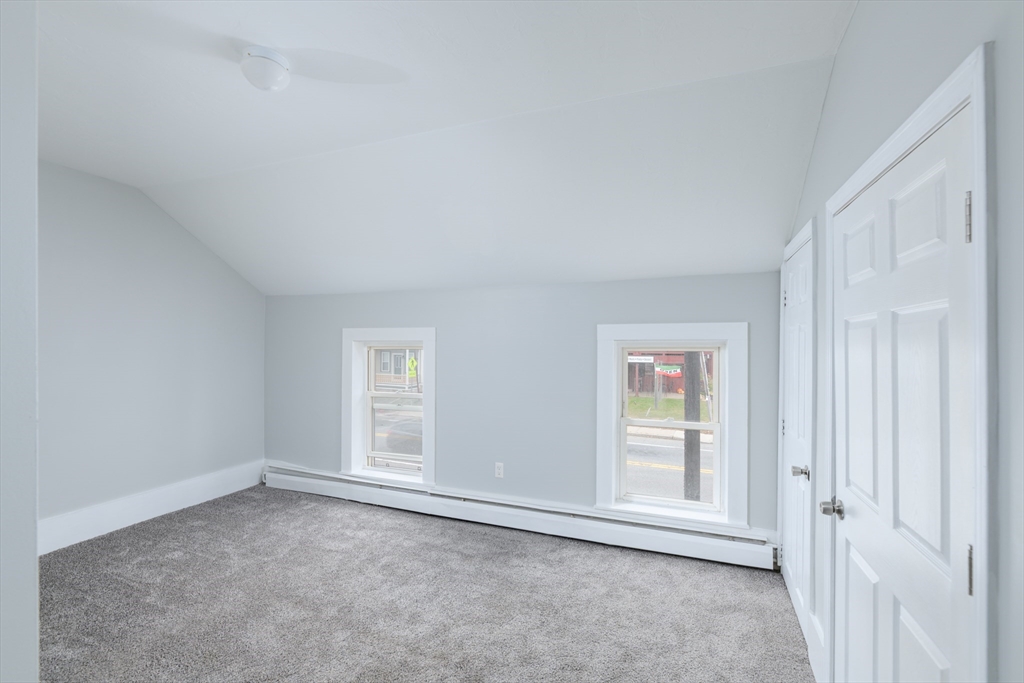 537 Main Street Sturbridge, MA 01518 - Photo 9 of 14