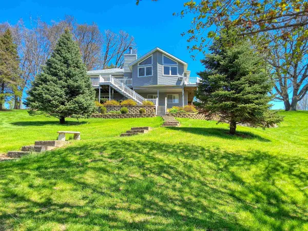 $689,900 | 27-53 Ridgeview Drive, Lake Carroll, IL 61046