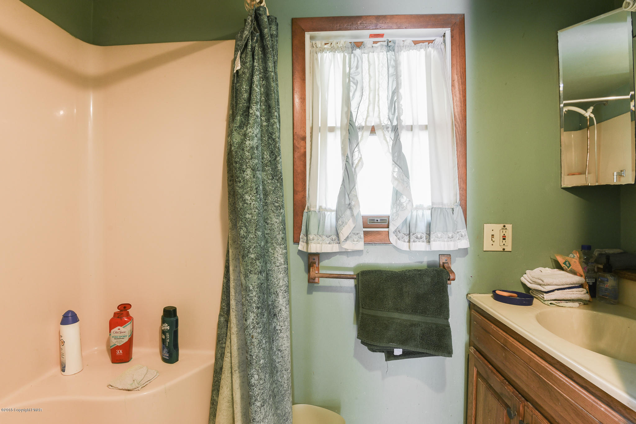 7055 Running Valley Road Stroudsburg, PA 18360 - Photo 18 of 23 a bathroom with a sink toilet and tub